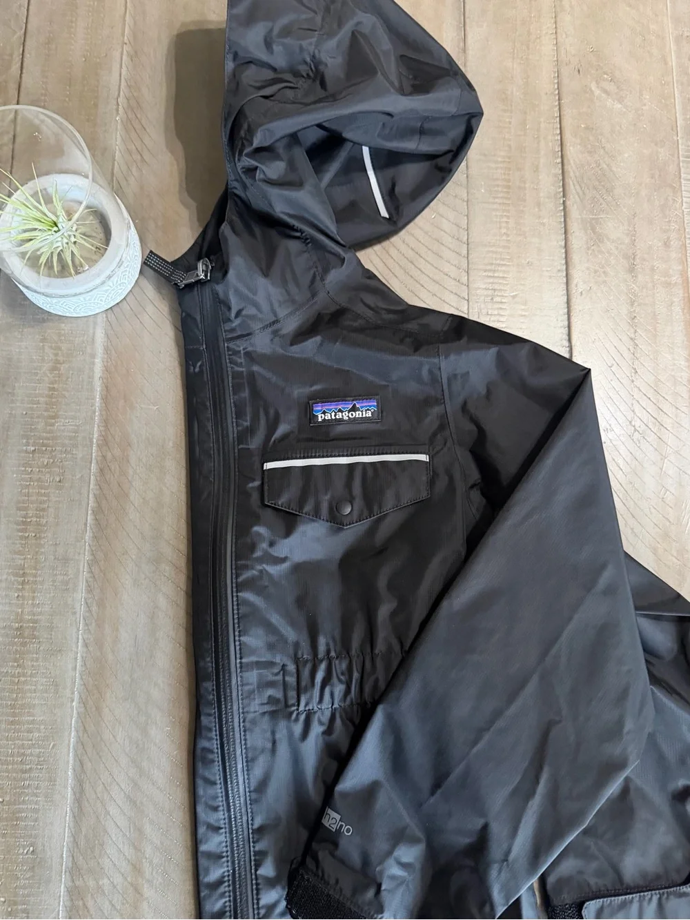 Patagonia Kids’ H2No Hooded Rain Jacket in Black, size XS (5–6) Unisex